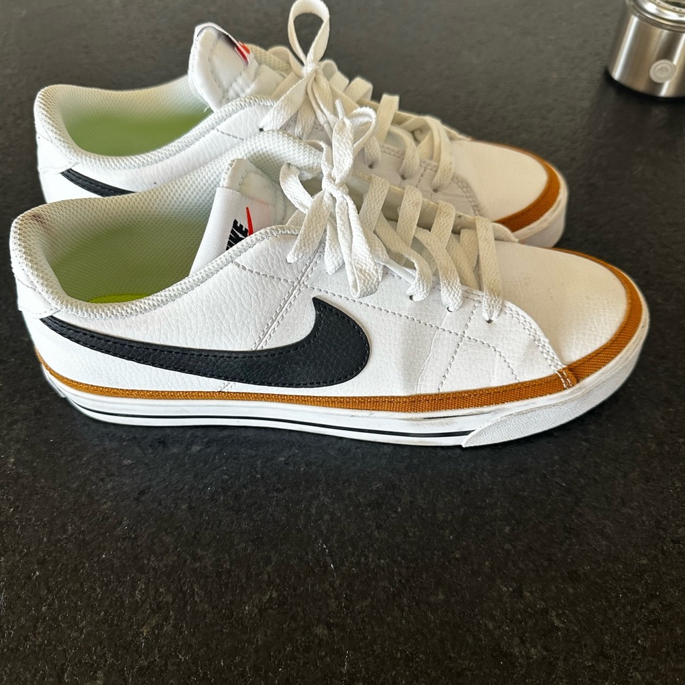Nike Men's White and Black Sneakers with Gold Accents SIZE 8 $65